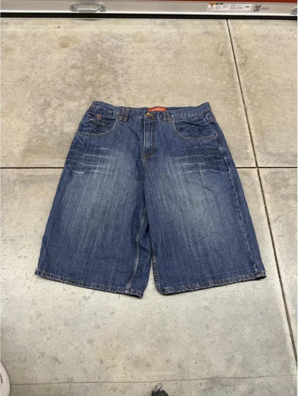 vintage rocawear denim co faded blue relaxed baggy fit jean shorts jorts size 38